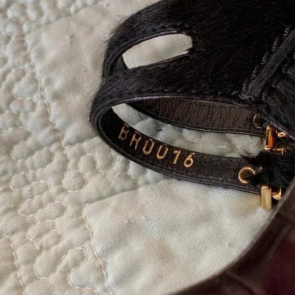 READ DESCR Louis Vuitton Black Tupelo Sandals Calf Leather w/ Box Size 34.5 Rubb - Picture 8 of 10